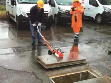 Preview: Notwendige Verwendung bei übermäßig schweren oder abgenutzten Schachtdeckeln.