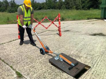 Öffnung mit Rollhebel APS90.