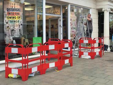 Einhaltung der Straßenverkehrsordnung gemäß DPR Nr. 495 vom 16.12.1992 und nachfolgenden Änderungen.