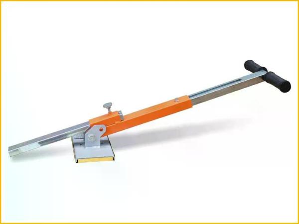 Ausziehbarer Fronthebel, der die richtige Hebegeometrie ermöglicht und die volle Kraft beim Anheben und Umdrehen von Klappdeckeln gewährleistet.