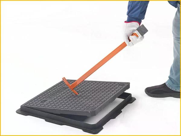 Der T-Griff kann als Hebehaken verwendet werden.