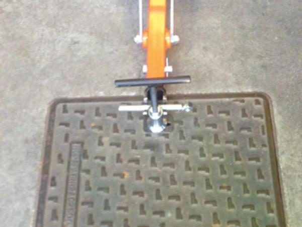 Phase 2: Einrasten des Hebels in die Klemme.