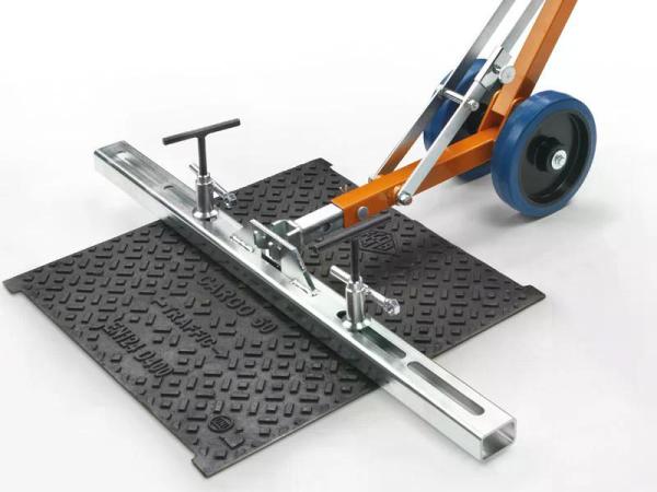 Verwendung mit zwei Klemmen in Kombination mit der Hebe-Querstange BT95.