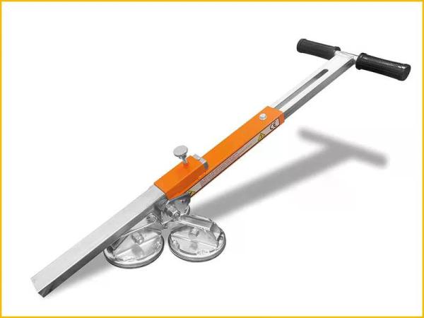 Ausziehbarer Fronthebel, der eine optimale Hebegeometrie ermöglicht und die volle Kraft beim Anheben und Umklappen von Klappdeckeln überträgt.